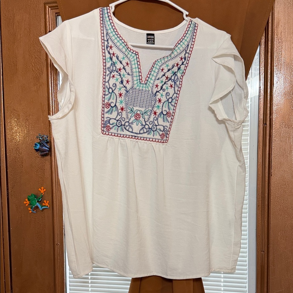 NWOT Summer top by Loness. Size xl. Never worn
